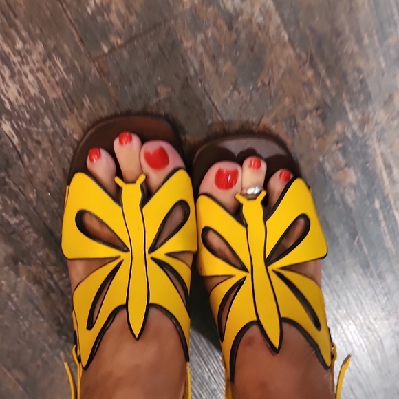 Vintage Yellow and Brown Women's Sandals - Picture 8 of 11